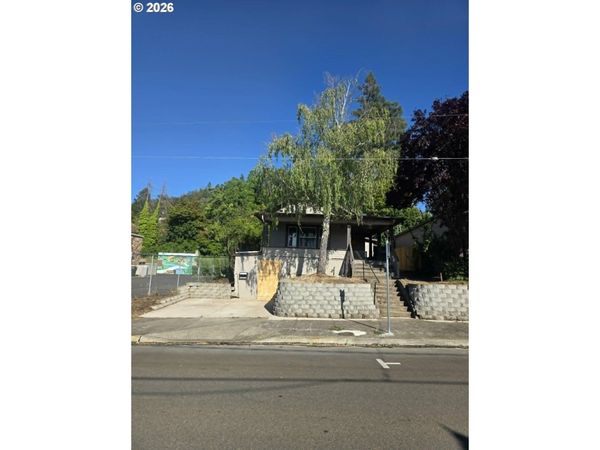 633 SE KANE ST, Roseburg, OR 97470