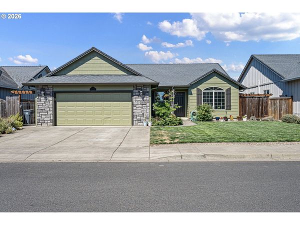1373 CRESWOOD DR, Creswell, OR 97426
