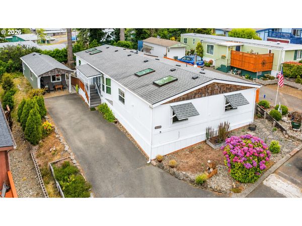 1257 EMBARCADERO CIR, Coos Bay, OR 97420