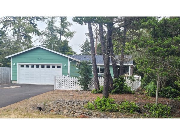 5630 HACIENDA AVE, Lincoln City, OR 97367