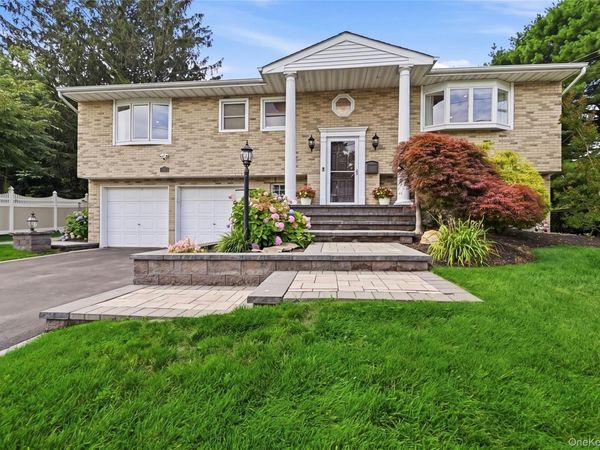 94 Ellensue Drive , Deer Park, NY 11729