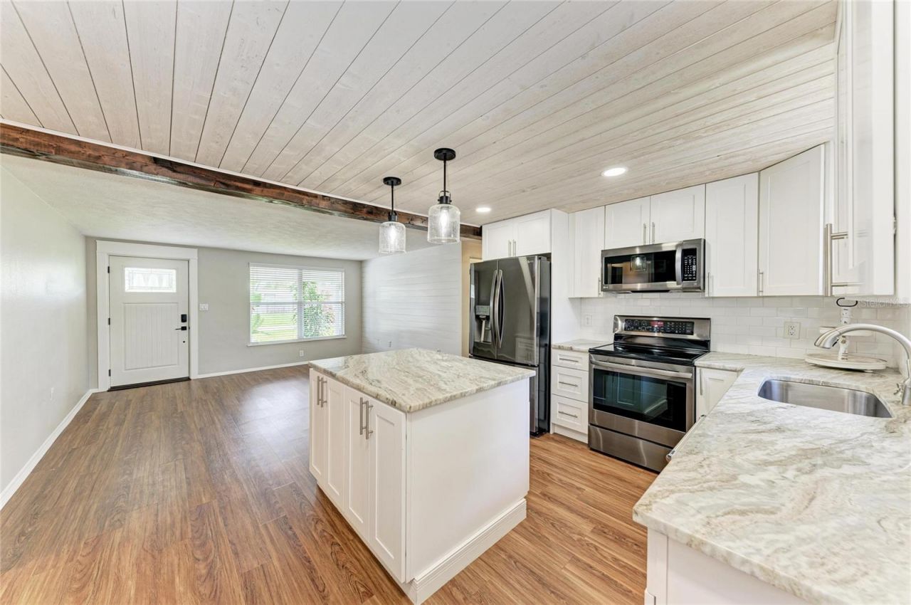 3138 Williamsburg Street, Sarasota, FL 34231 Photo