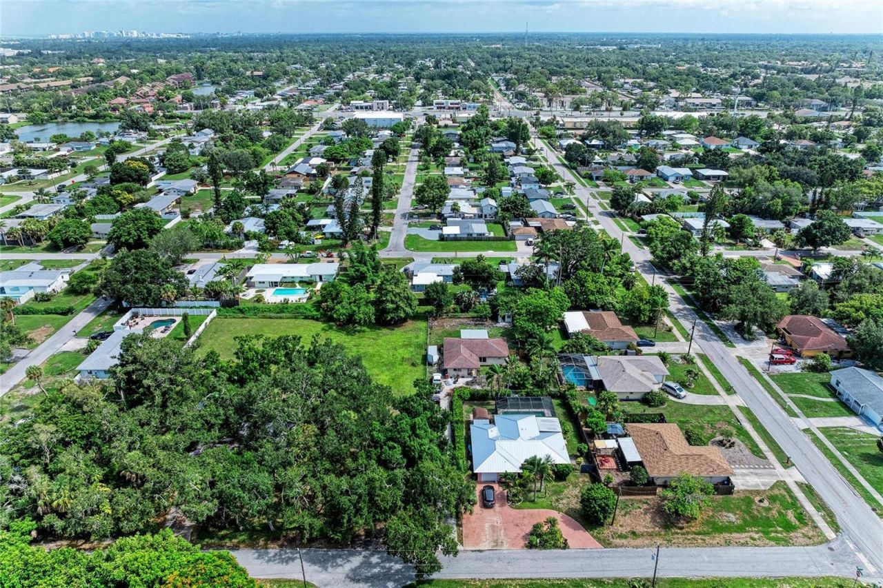 3138 Williamsburg Street, Sarasota, FL 34231 Photo
