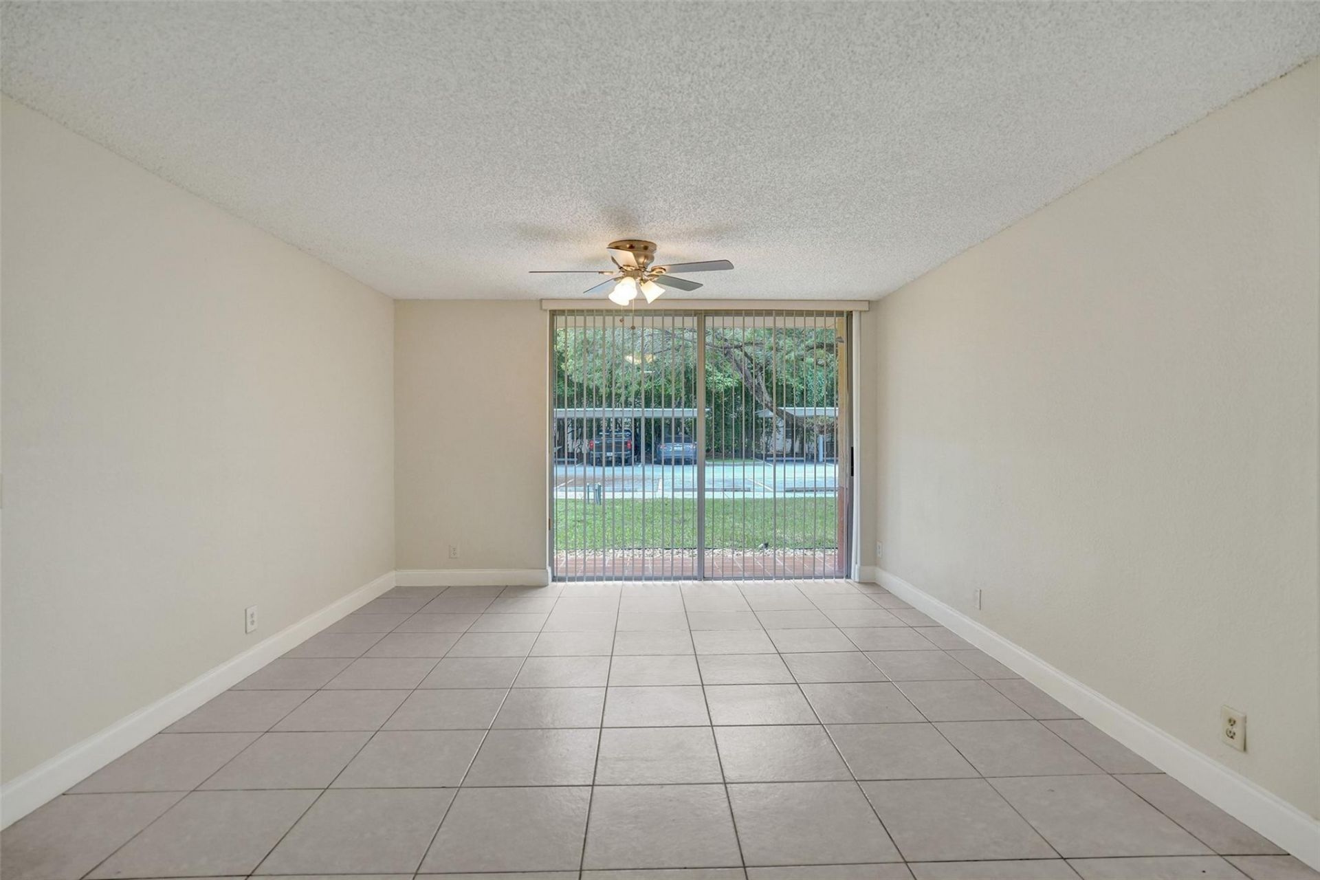 10773 Cleary Boulevard, Unit 111, Plantation, FL 33324 Photo