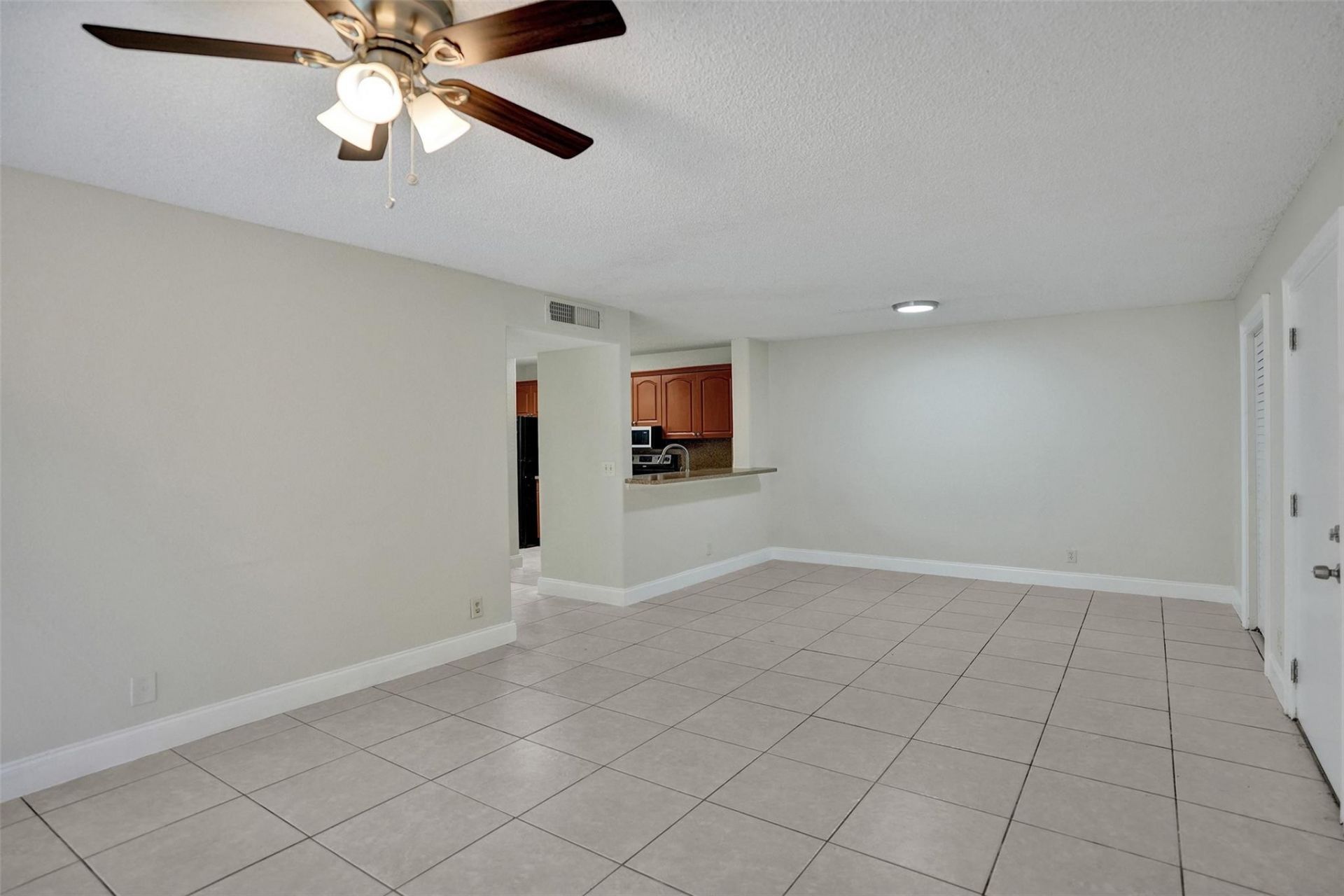 10773 Cleary Boulevard, Unit 111, Plantation, FL 33324 Photo