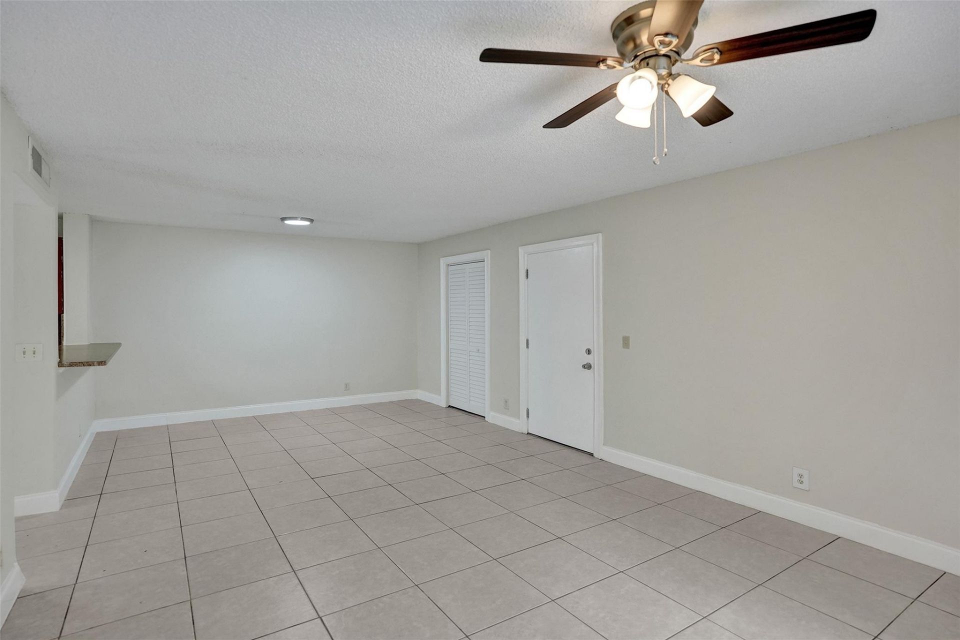 10773 Cleary Boulevard, Unit 111, Plantation, FL 33324 Photo