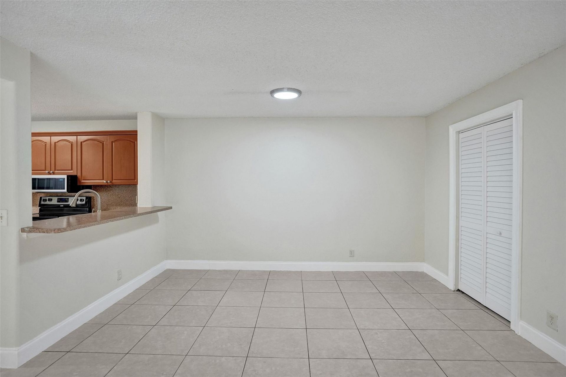 10773 Cleary Boulevard, Unit 111, Plantation, FL 33324 Photo