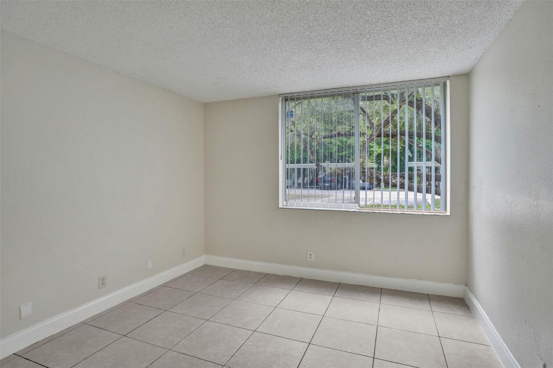 10773 Cleary Boulevard, Unit 111, Plantation, FL 33324 Photo