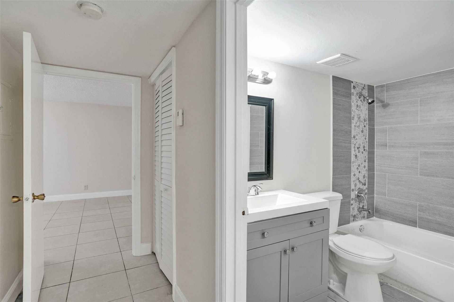 10773 Cleary Boulevard, Unit 111, Plantation, FL 33324 Photo