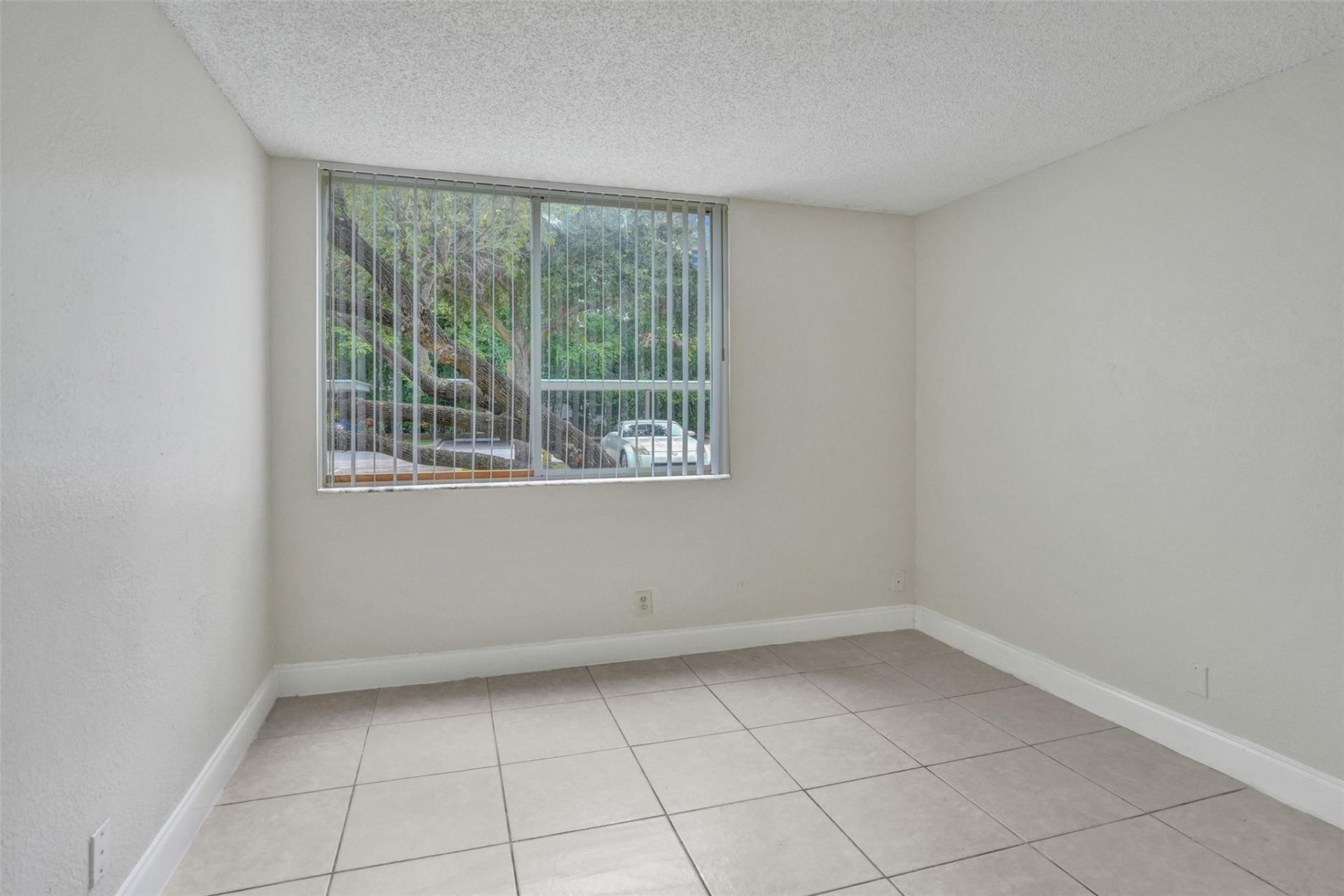 10773 Cleary Boulevard, Unit 111, Plantation, FL 33324 Photo
