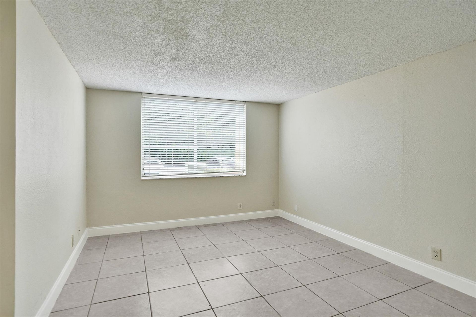 10773 Cleary Boulevard, Unit 111, Plantation, FL 33324 Photo