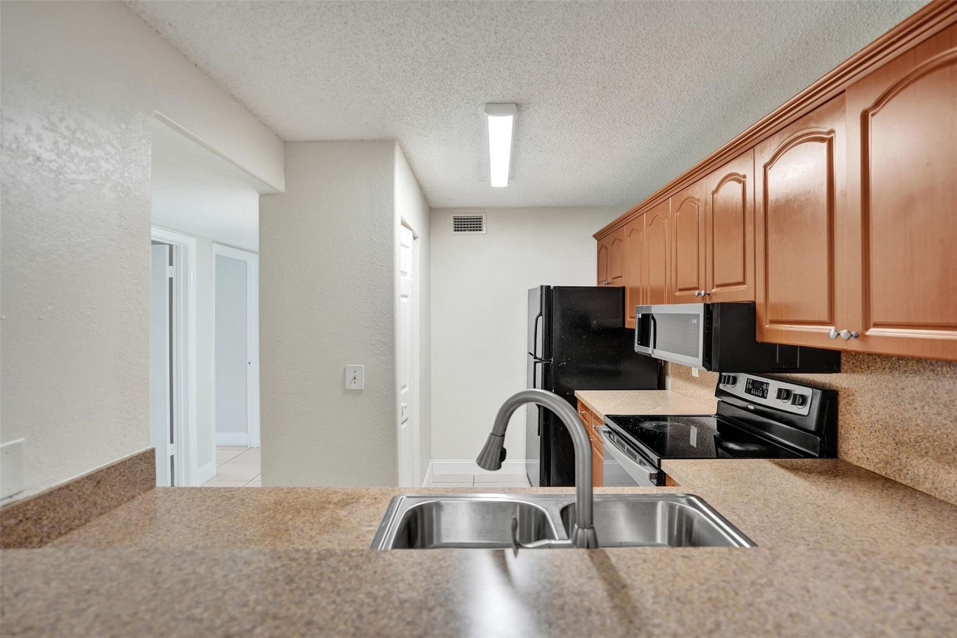 10773 Cleary Boulevard, Unit 111, Plantation, FL 33324 Photo