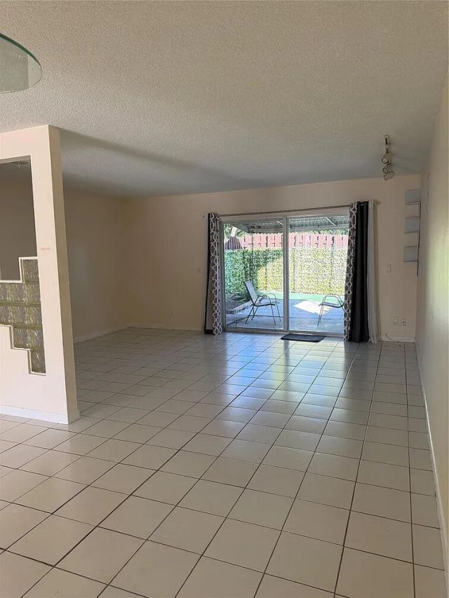 3007 NW 68th Street, Unit 9C, Fort Lauderdale, FL 33309 Photo