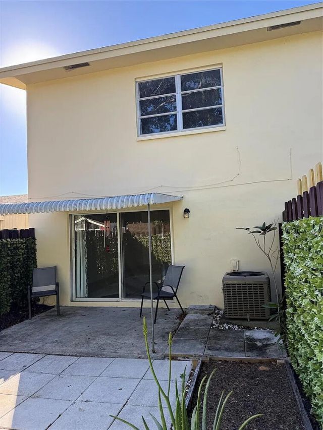 3007 NW 68th Street, Unit 9C, Fort Lauderdale, FL 33309 Photo