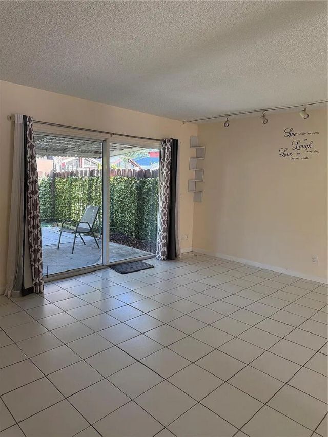3007 NW 68th Street, Unit 9C, Fort Lauderdale, FL 33309 Photo