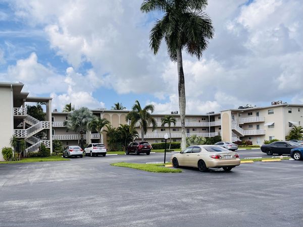 2812 S Garden Drive, Unit 206, Lake Worth, FL 33461