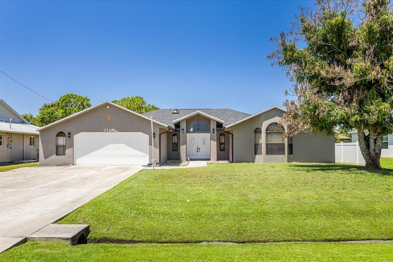 2126 SW Trenton Lane, Port Saint Lucie, FL 34984 Photo