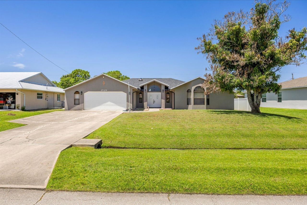 2126 SW Trenton Lane, Port Saint Lucie, FL 34984 Photo