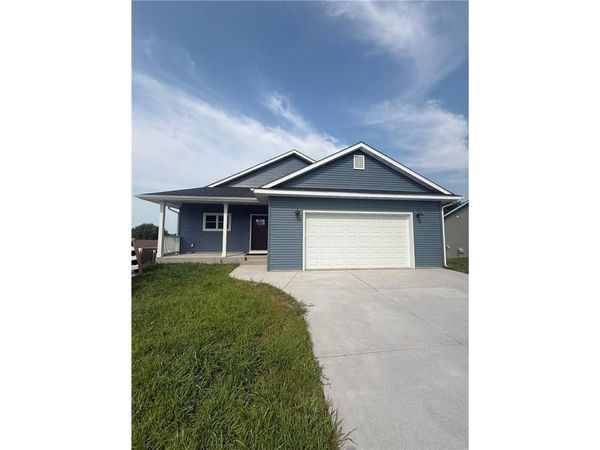 206 Blackhawk Drive, Woodville, WI 54028