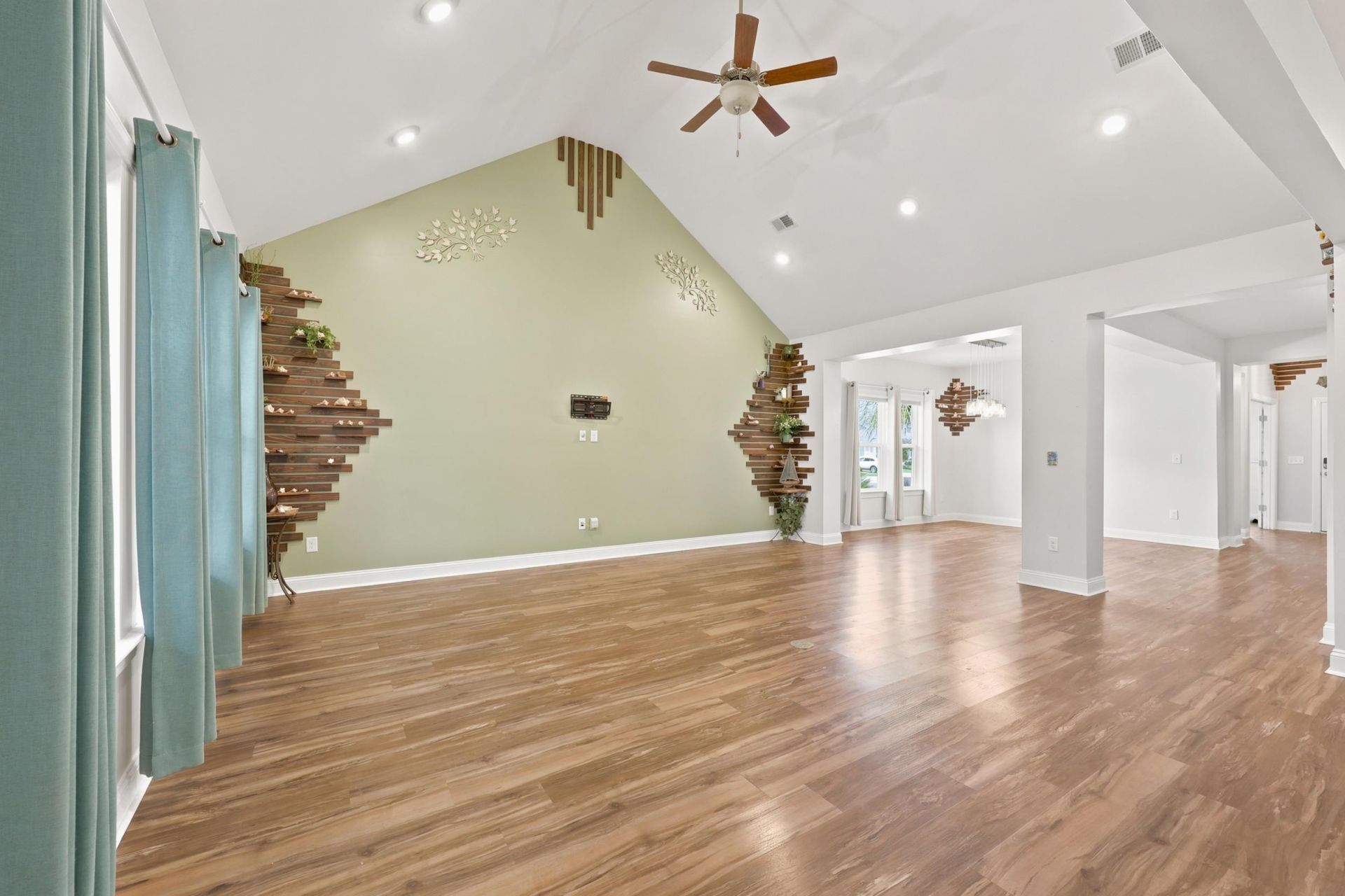 564 Hickman St. Photo 33