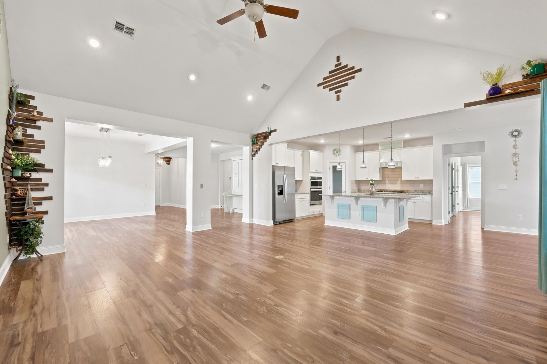 564 Hickman St. Photo 34