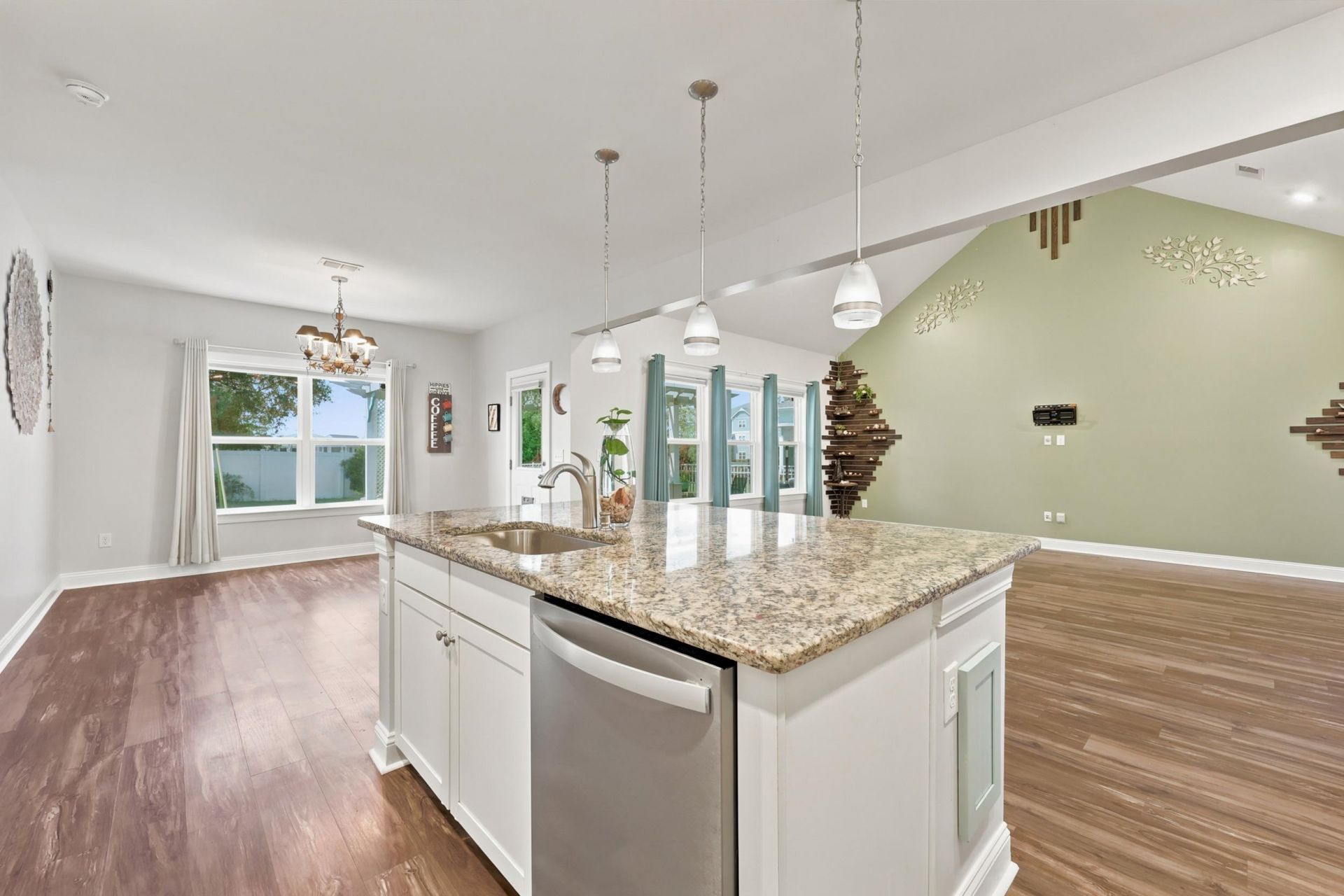564 Hickman St. Photo 40