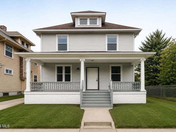 831 Oak Street, Toledo, OH 43605