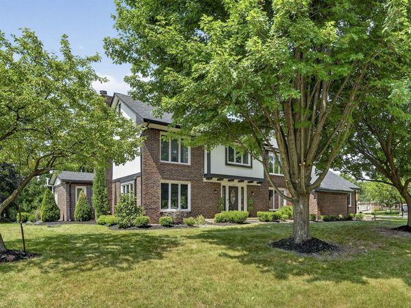 1565 Village Walk Drive, Zionsville, IN 46077