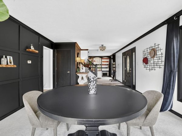 1565 Village Walk Drive , Zionsville, IN 46077