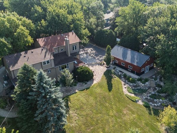 1305 S Barbara Cir, Sioux Falls, SD 57110
