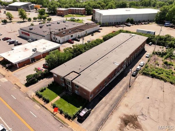 7128 Manchester Avenue , St Louis, MO 63143