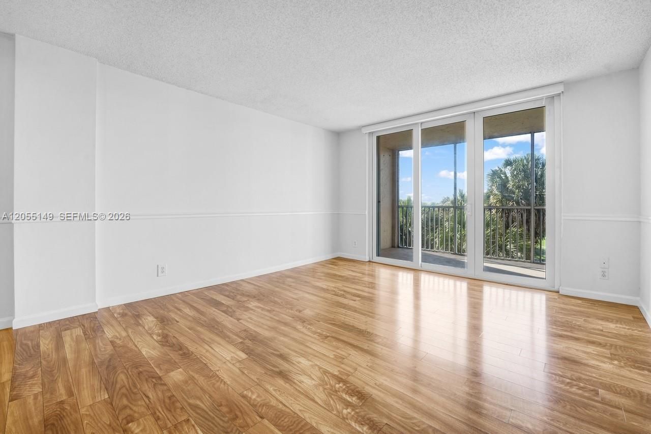 250 Jacaranda Dr , Unit 508, Plantation, FL 33324 Photo