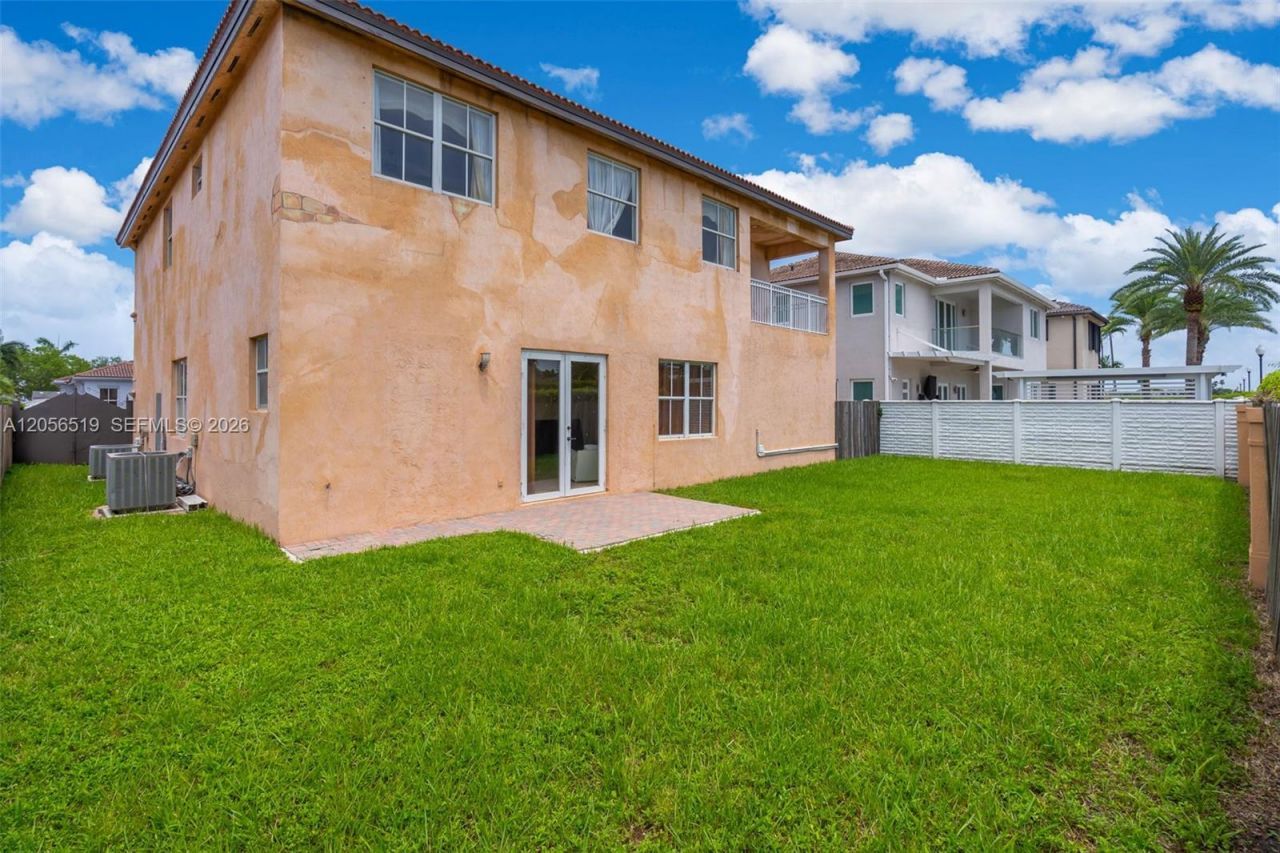 18031 NW 87th Ct, Hialeah, FL 33018 Photo