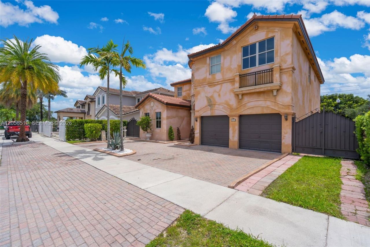 18031 NW 87th Ct, Hialeah, FL 33018 Photo