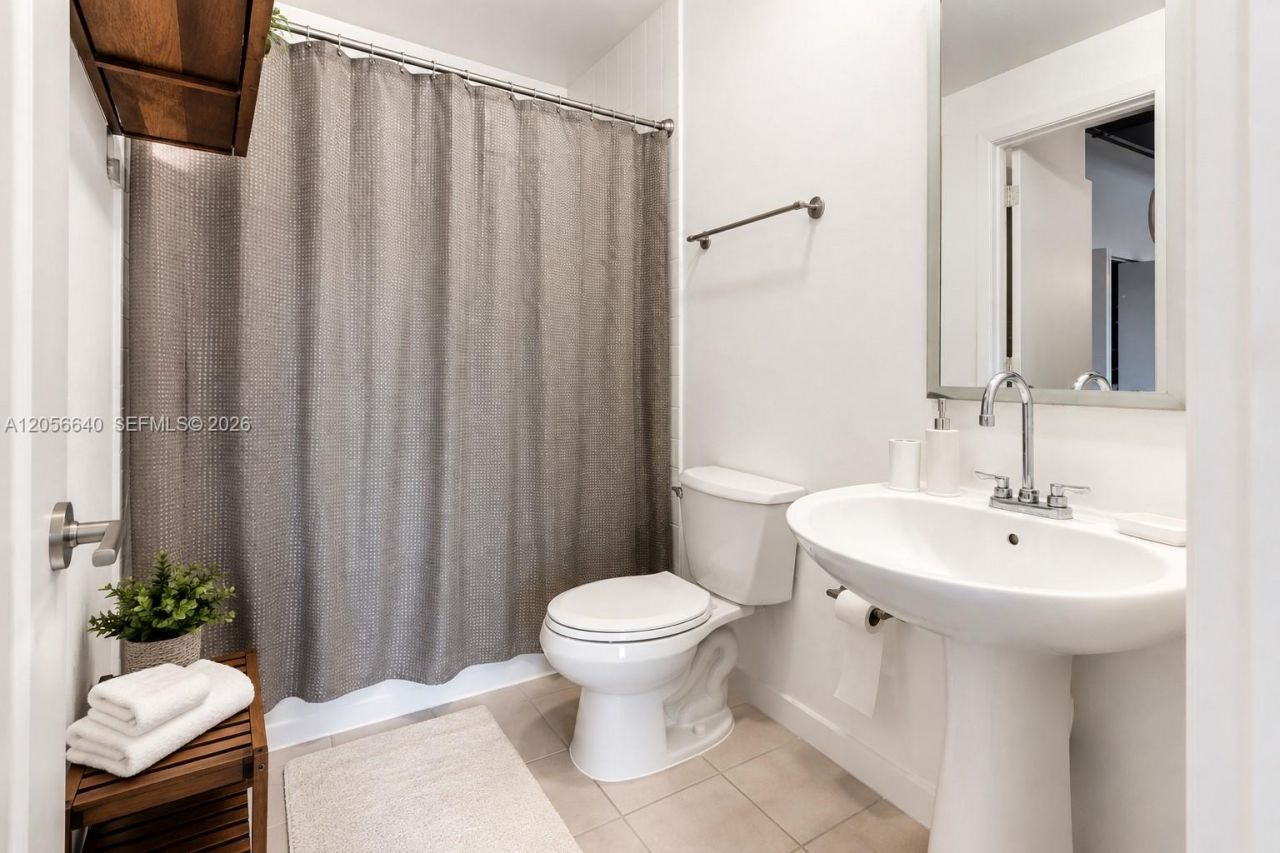 10 SW South River Dr, Unit 708, Miami, FL 33130 Photo