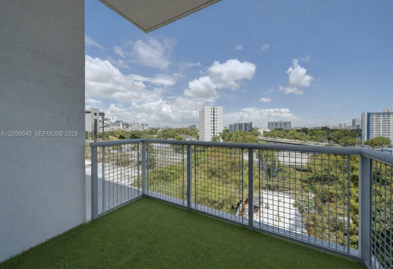 10 SW South River Dr, Unit 708, Miami, FL 33130 Photo