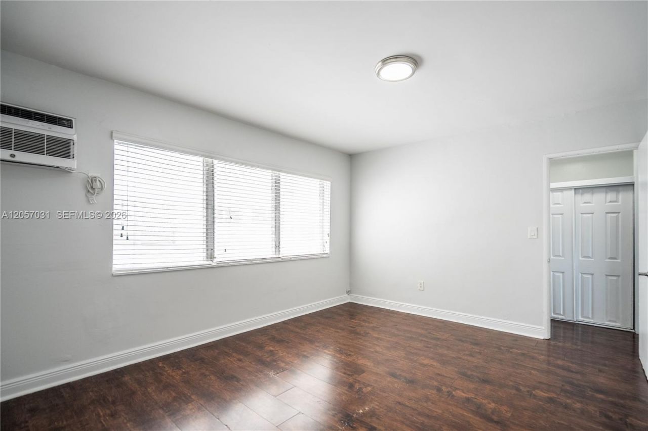 7931 East Dr, Unit 305, North Bay Village, FL 33141 Photo