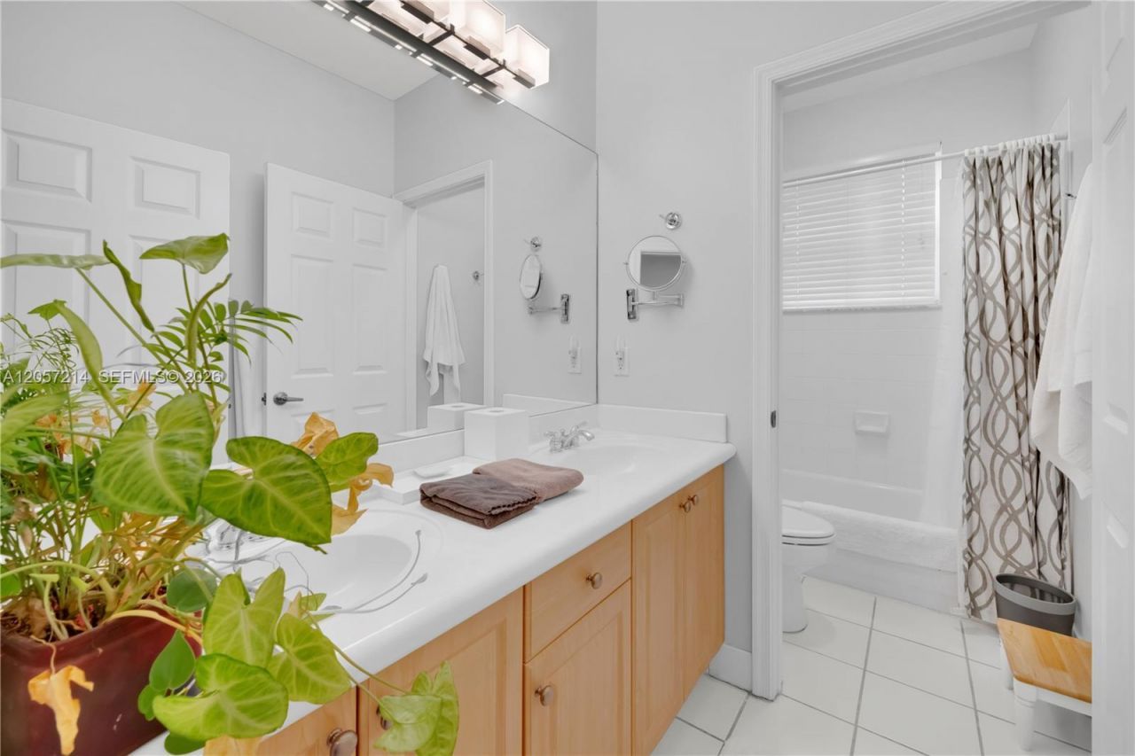 5340 SW 33rd Ter , Hollywood, FL 33312 Photo