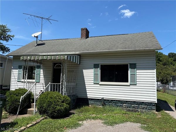 49729 Water Street , St Clairsville, OH 43950