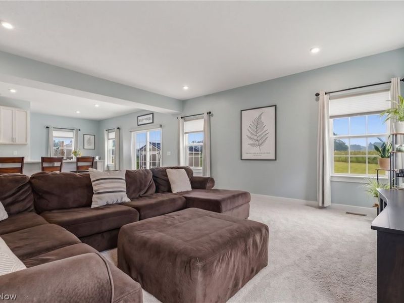 7906 Cobbler Avenue NE, Canton, OH 44721 Photo 9