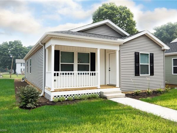 156 E Channel Street , Newark, OH 43055