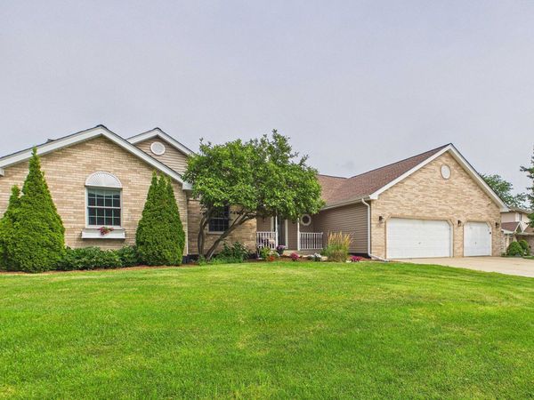 9260 Elm Avenue, Mokena, IL 60448