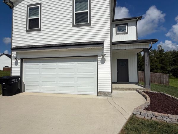 906 Recurve Ct, Clarksville, TN 37042
