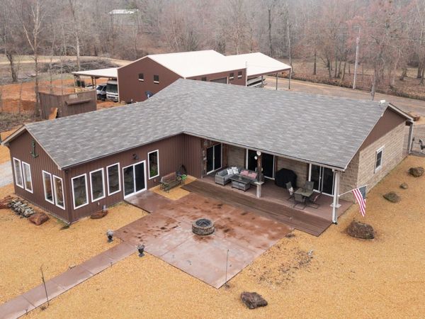 11957 HWY 79N , Buchanan, TN 38222