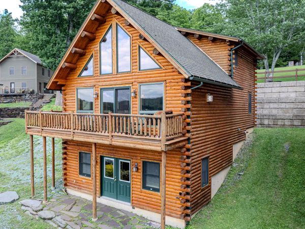 242 Little Rutland Road, Castleton, VT 05732