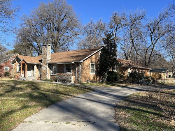 1300 N 6th Street , Blytheville, AR 72315