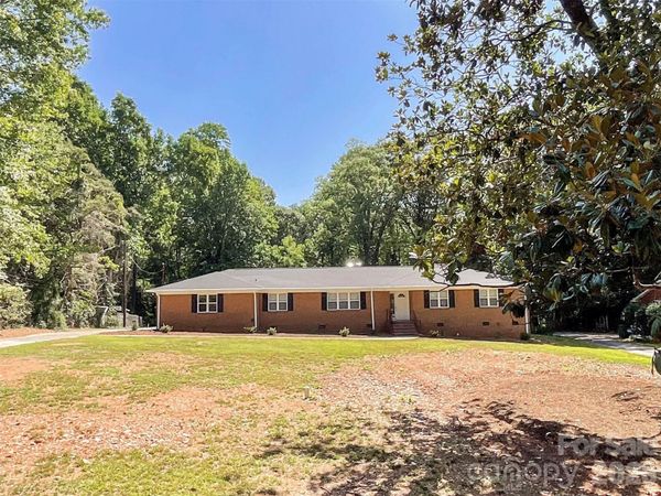 6728 Lakeside Drive , Charlotte, NC 28215