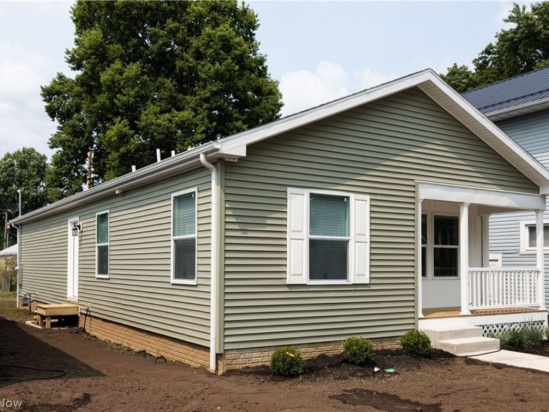 160 E Channel Street, Newark, OH 43055 Photo 2