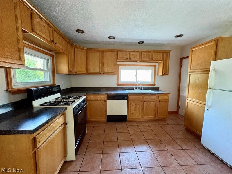 605 Sackett Avenue , Cuyahoga Falls, OH 44221 Photo 6