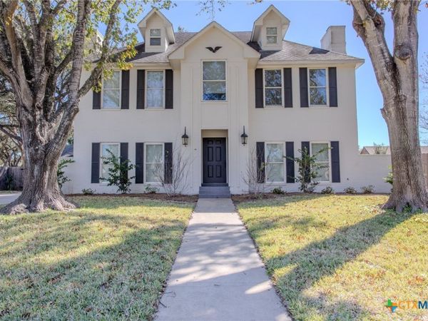 303 Turtle Rock Drive , Victoria, TX 77904